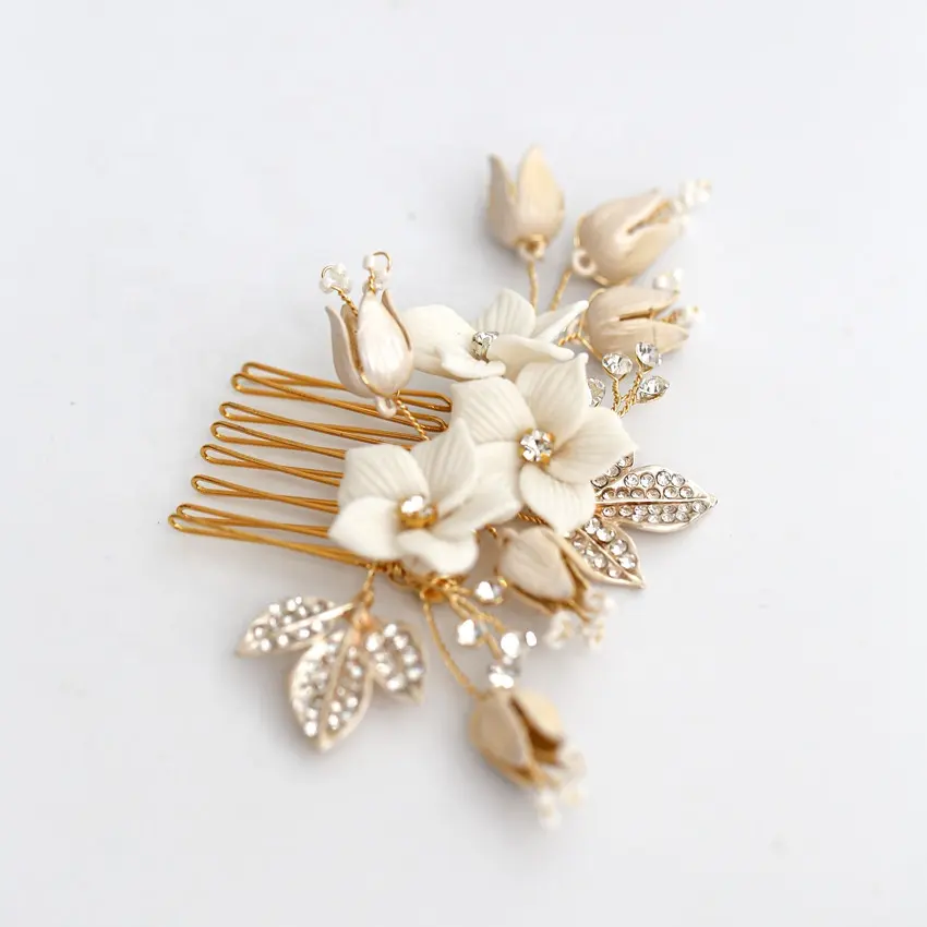 Pente de cabelo, fantasia pequena argila branca flor de ouro folhas de strass de alta qualidade pente de cabelo de noiva feita à mão acessórios de cabelo floral para casamento