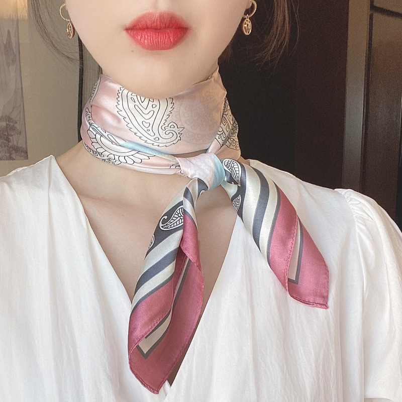 Large cashew pink edge-70-70cm