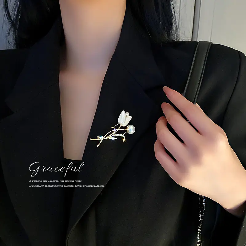 Broche à fleurs pour femmes, veste en cristal, oreilles de blé, tulipe, luxe, bijoux or Rose, à la mode coréenne, 1 pièce