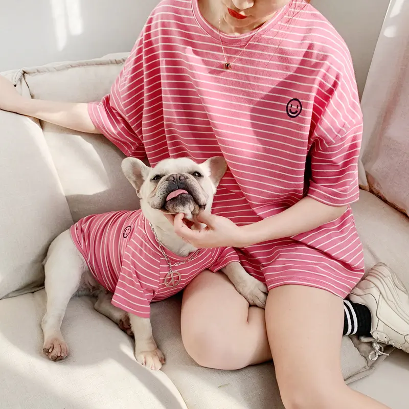 100% Baumwolle Custom ized Striped Pet Hoodies T-Shirt Hund Kleidung Match Besitzer Teddy Bulldogge Katze Sommer T-Shirt Erwachsene T-Shirt