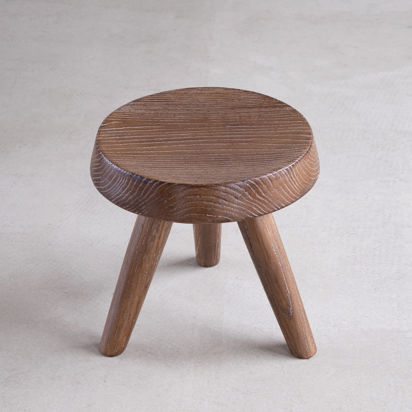 Veuillez noter la couleur du tabouret rond en bois massif ciré blanc