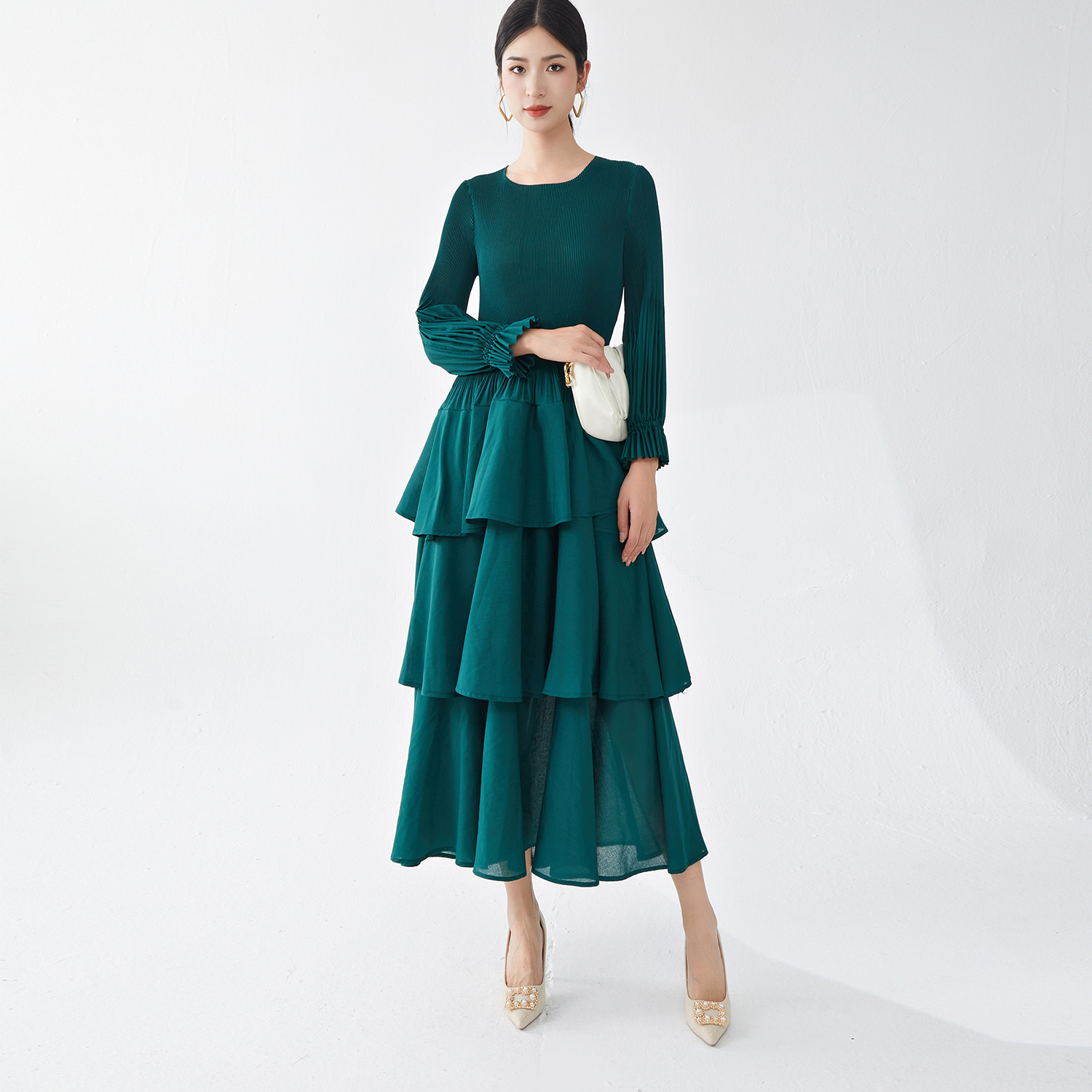 สีเทาเข้ม