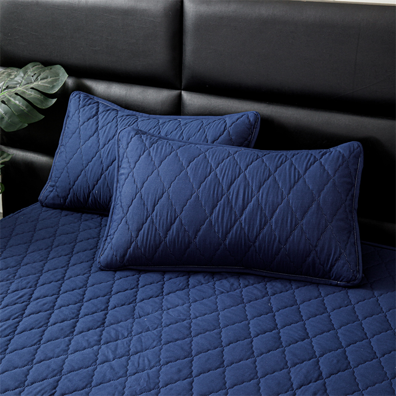 Taie d'oreiller multicolore disponible