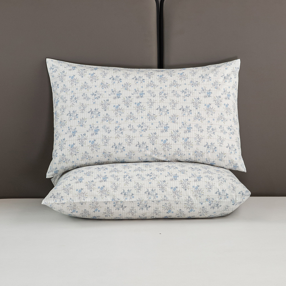 White fragmented patterns