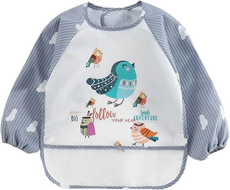 Bata con mangas de nube y pajaritos