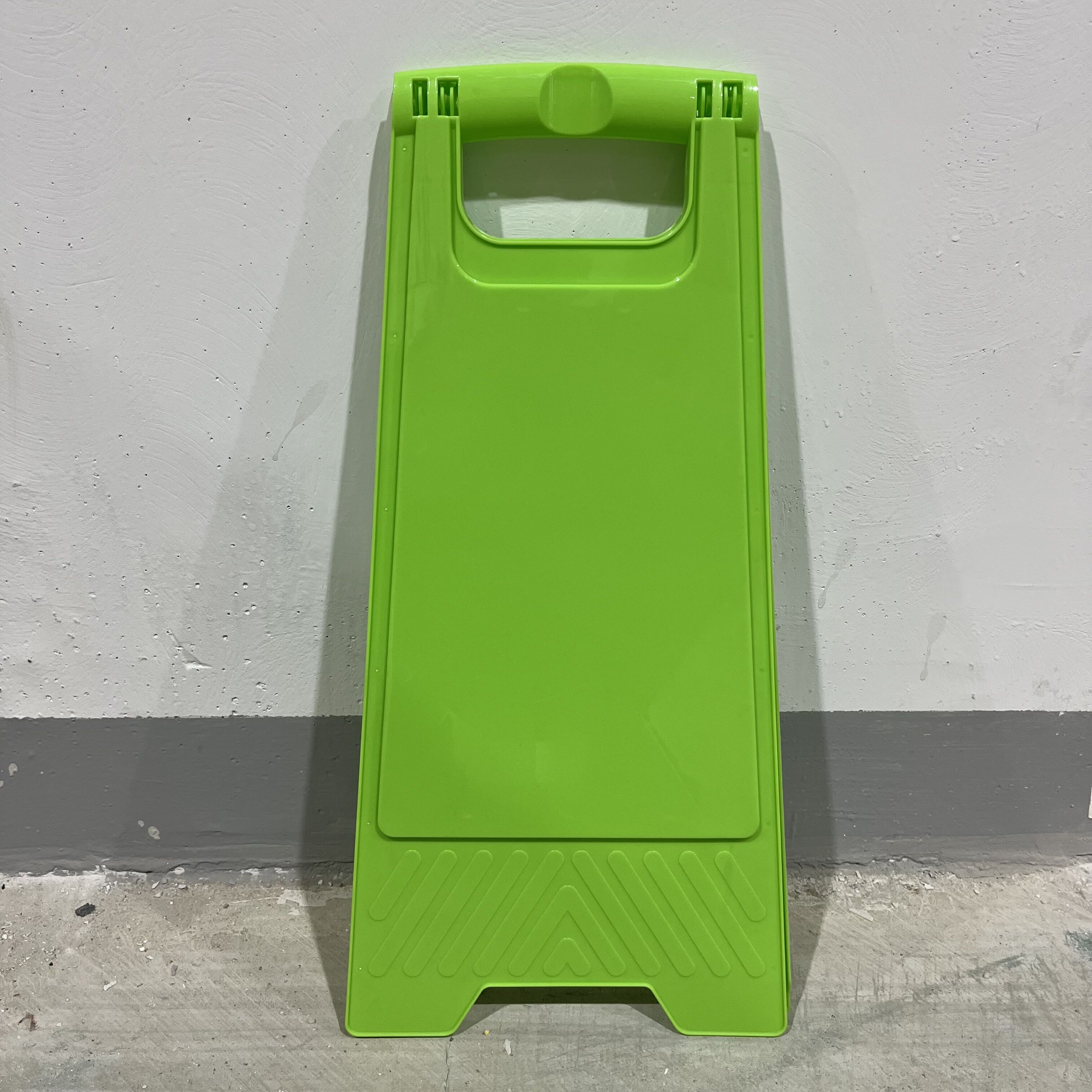 Customized Green Portable Plasticade Folding A-Frame Slippery Wet Floor Sign Folding Safety Sign
