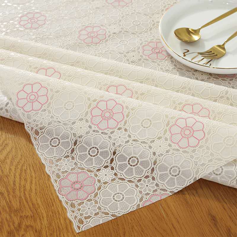 Vente flash à durée limitée sur les imprimés floraux roses et blancs