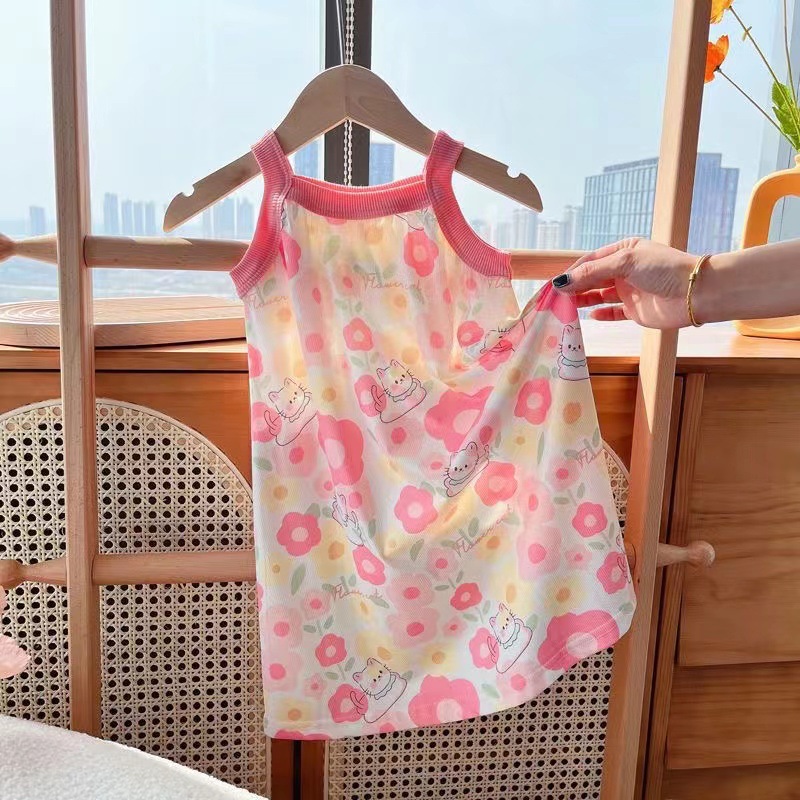Robe à bretelles avec fleurs et chats