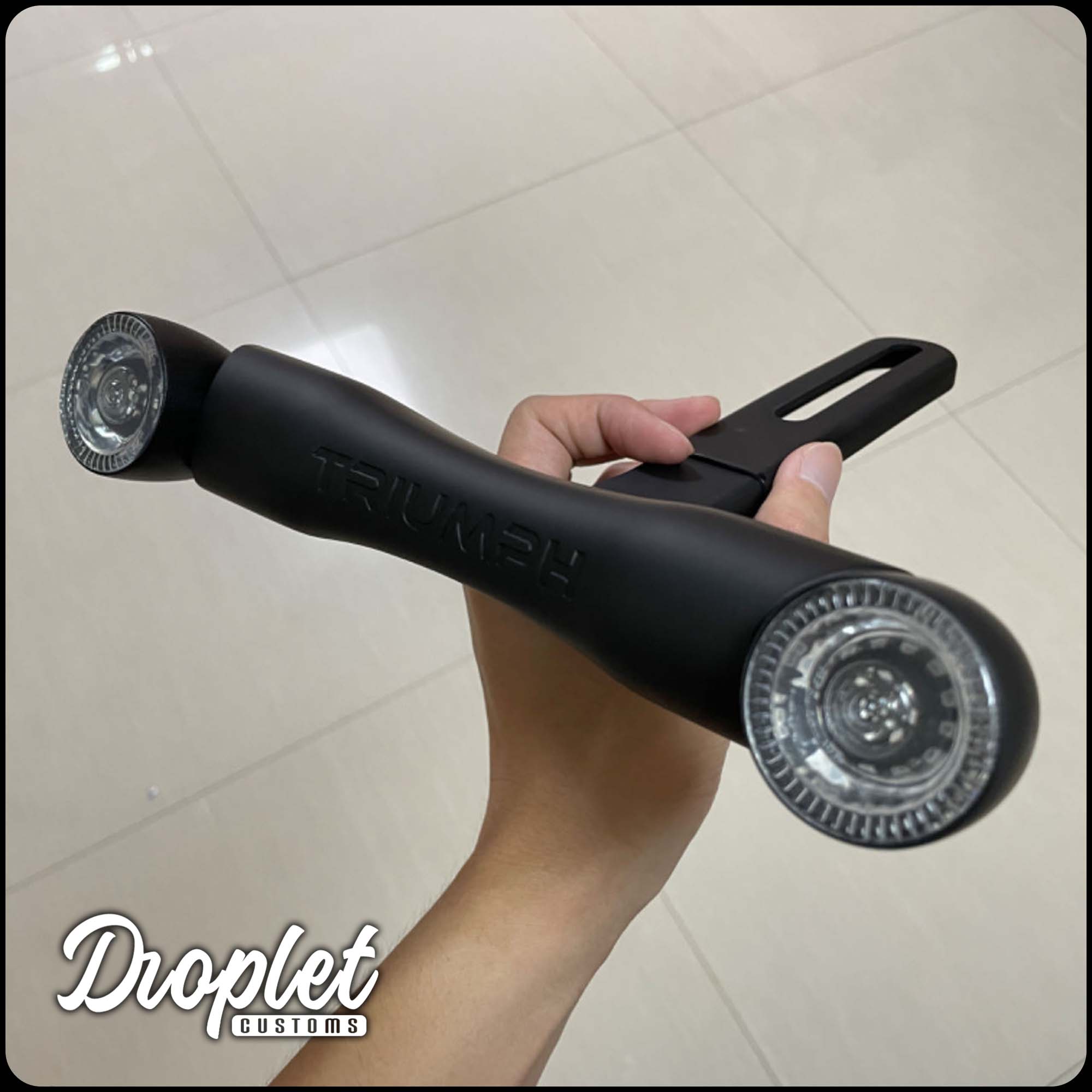 Grupo de luces traseras en forma de T de cristal - línea recta incluida.