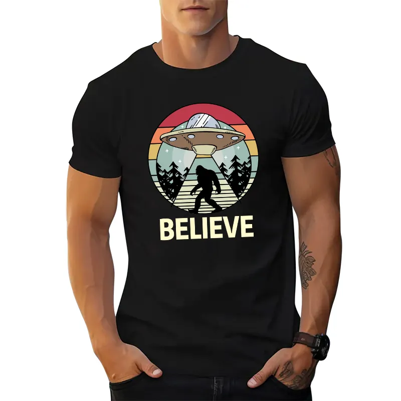 Camiseta barata para homens, mercado americano por atacado, disco voador absorve o homem-macaco, camisetas gráficas estampadas de algodão para homens