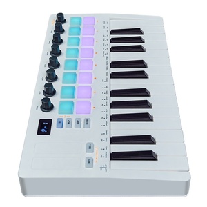 <strong>MIDI</strong> <strong>Keyboard</strong> <strong>Controller</strong> <strong>Keyboard</strong> 25 Keys Compose Compose RGB Percussion Pad
