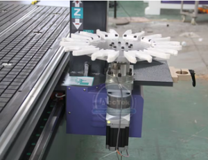 4轴数控刳刨机1300*2500毫米90 ° 摆动主轴，用于复杂的3D雕刻底切深表面雕刻 - Product Image 2
