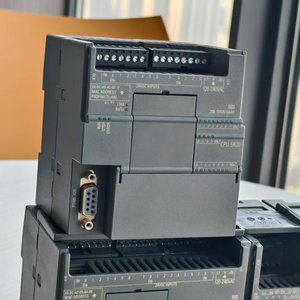 制造商黄金供应商的新S7 6ES7288-2DT16-0AA0带模拟输入的PLC自动控制