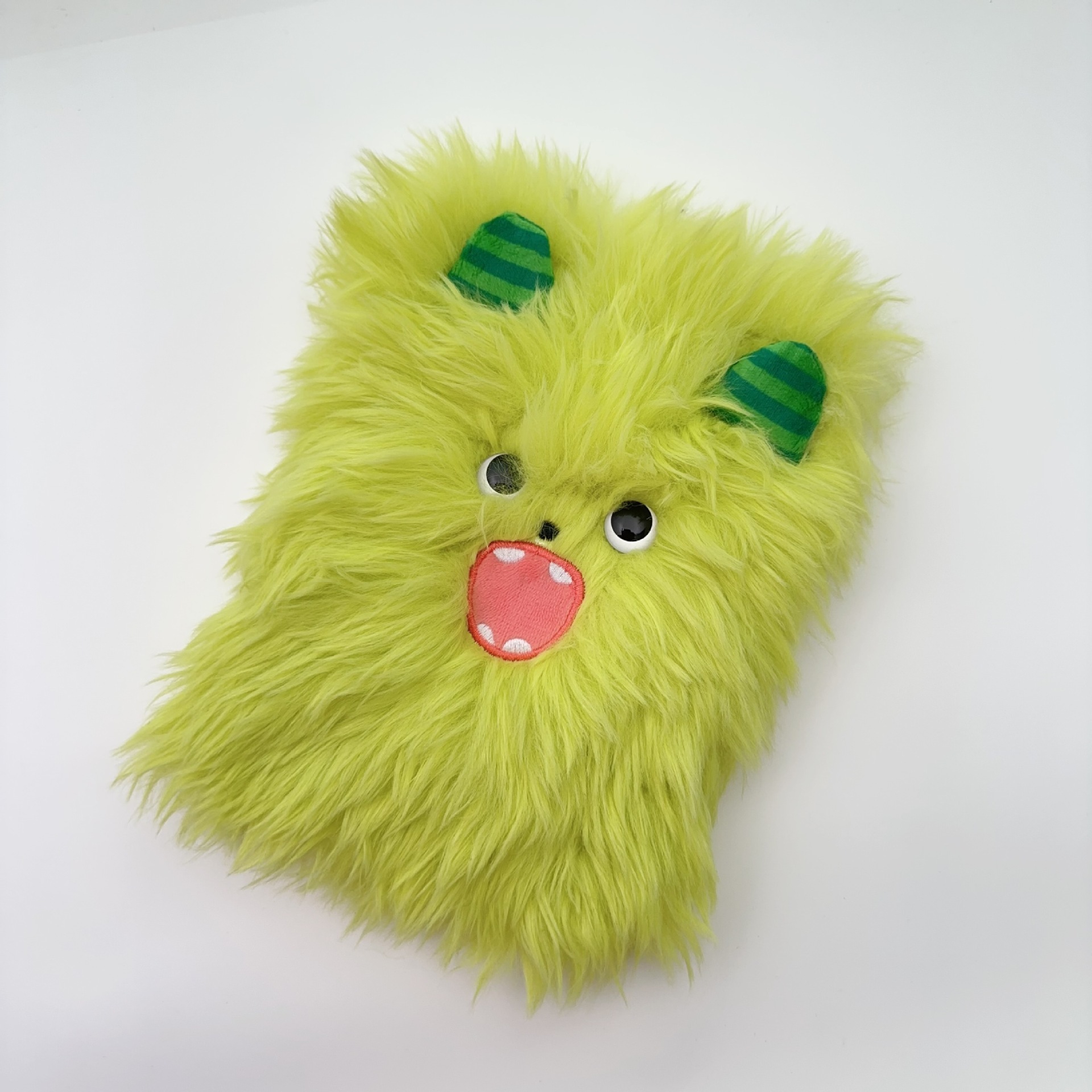 Carnet monstre à fourrure verte 178cm125cm-petite taille