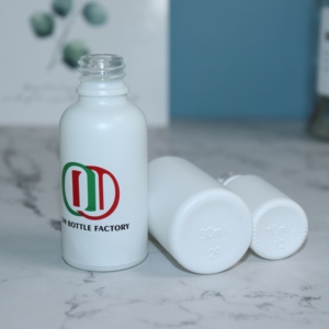 1OZ 2 OZ 3OZ 15ml 30ml 60ml 120mlボストンラウンドエッセンシャルオイル2オンスボトルパープルドロッパーボトルガラスドロッパーボトル - Product Image 6