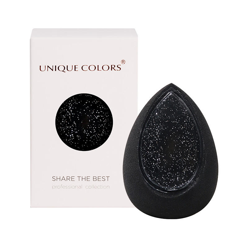 Éponge noire de maquillage