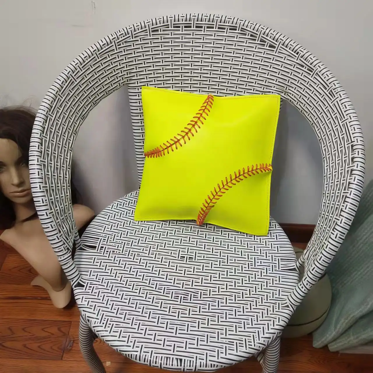 2024 sportiva ragazza softball in finta pelle divano letto auto giallo e bianco piccolo cuscino