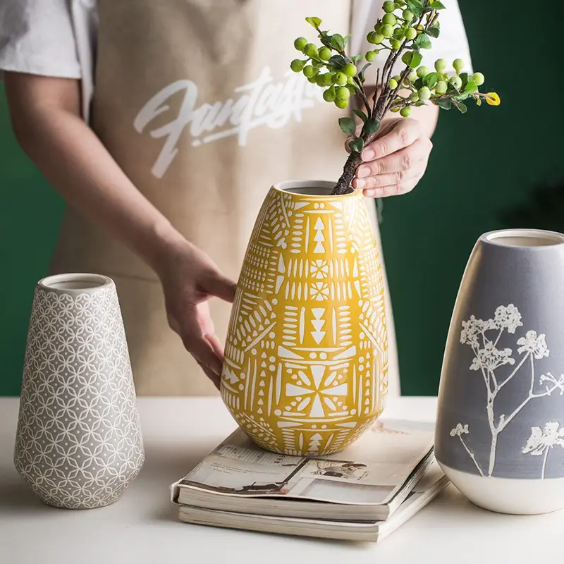 Florero de cerámica para decoración del hogar, contenedor de flores de estilo nórdico, Irregular y moderno para interior, con logotipo
