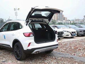コンパクト5シーターSuv 2.0t 4wd楽しいモデル低燃料消費量8速マニュアルと自動St-Line Ecoboost 245 2024エスケープ - Product Image 6