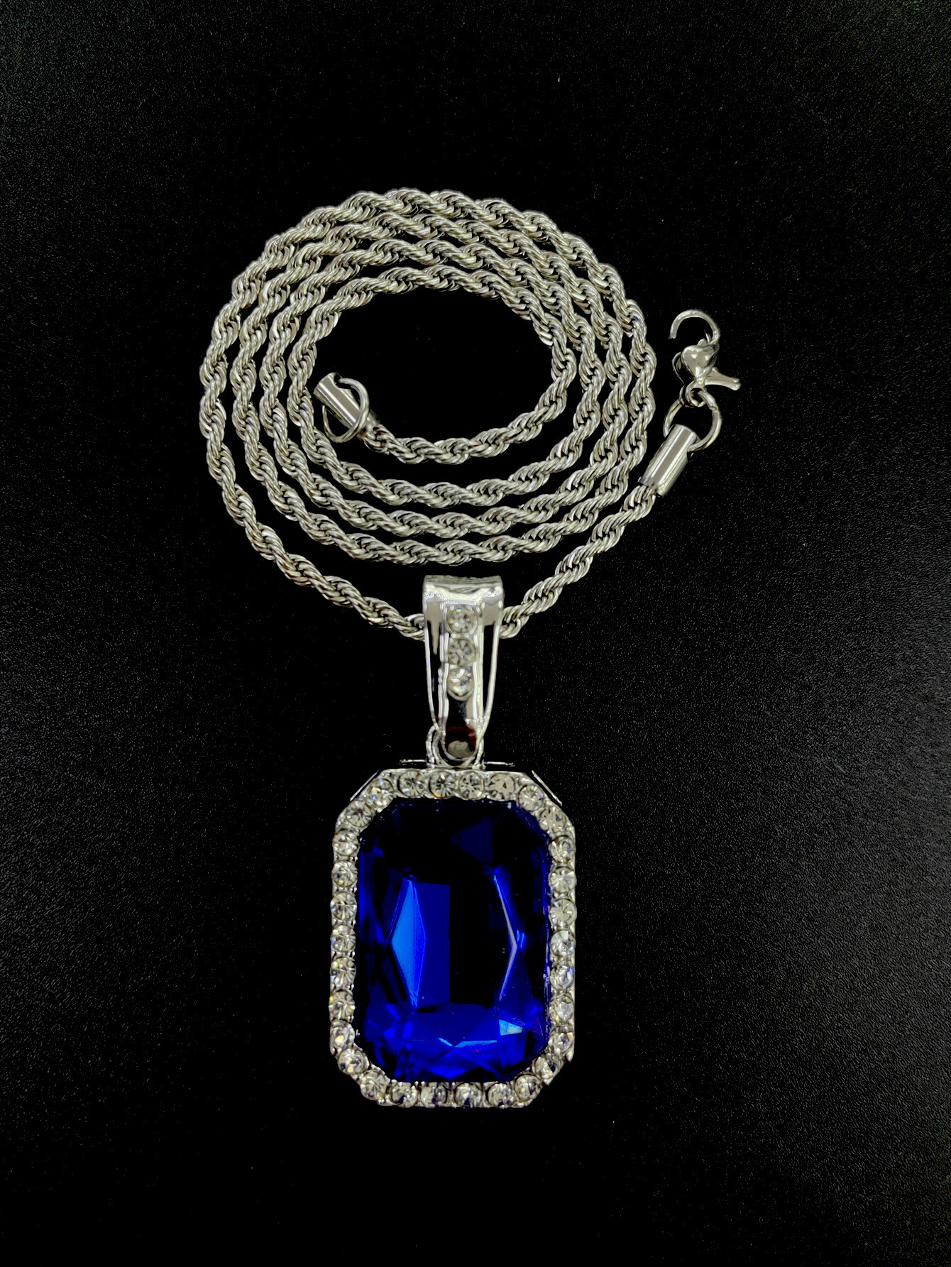 Silver sapphire-twist chain