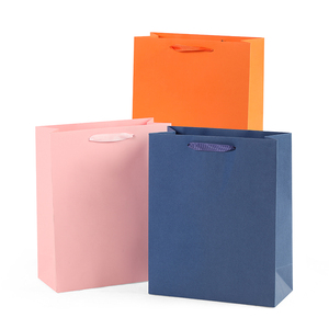 Alta Qualidade Luxo Cute Clothing Paperboard Bag Excelente Qualidade Cosmetic Bag Gift Bag com Fita Acessórios para Sapatos Meias