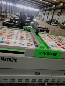 Enrutador CNC SUDA 2513 para grabado y corte de precisión de alta velocidad de materiales de señalización Serie S8 - Product Image 6