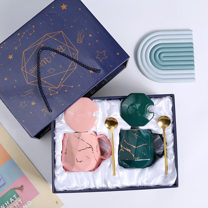 ลายเพชรถ้วยสายฟ้าสีชมพู + เขียว + ช้อนและฝา (ถ้วยเคสสีน้ำเงินคู่)