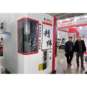 The Precision 5-axis CNC Milling Machine and Single-axis Vertical Machining <strong>Center</strong> Are <strong>Used</strong> for Processing Metal Parts