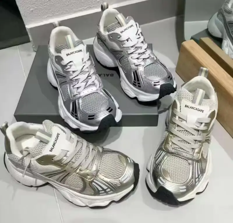 Chaussures de sport décontractées avec maille respirante pour hommes et femmes avec semelles épaisses rembourrées pour la course à pied