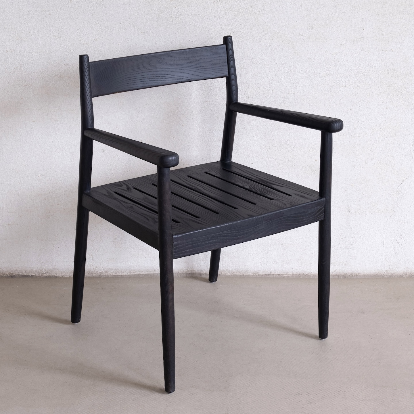 Veuillez noter la couleur de la chaise en pâte à papier de navire en bois massif de cire blanche