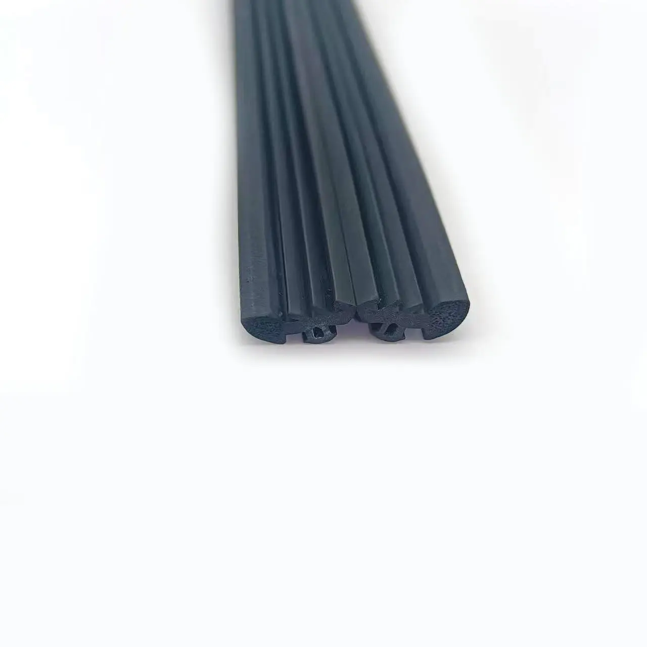 Oem Odm Zwart Rubber Spons Massieve Buffer Bumper Afdichting Samengestelde Extrusie Voor Machines