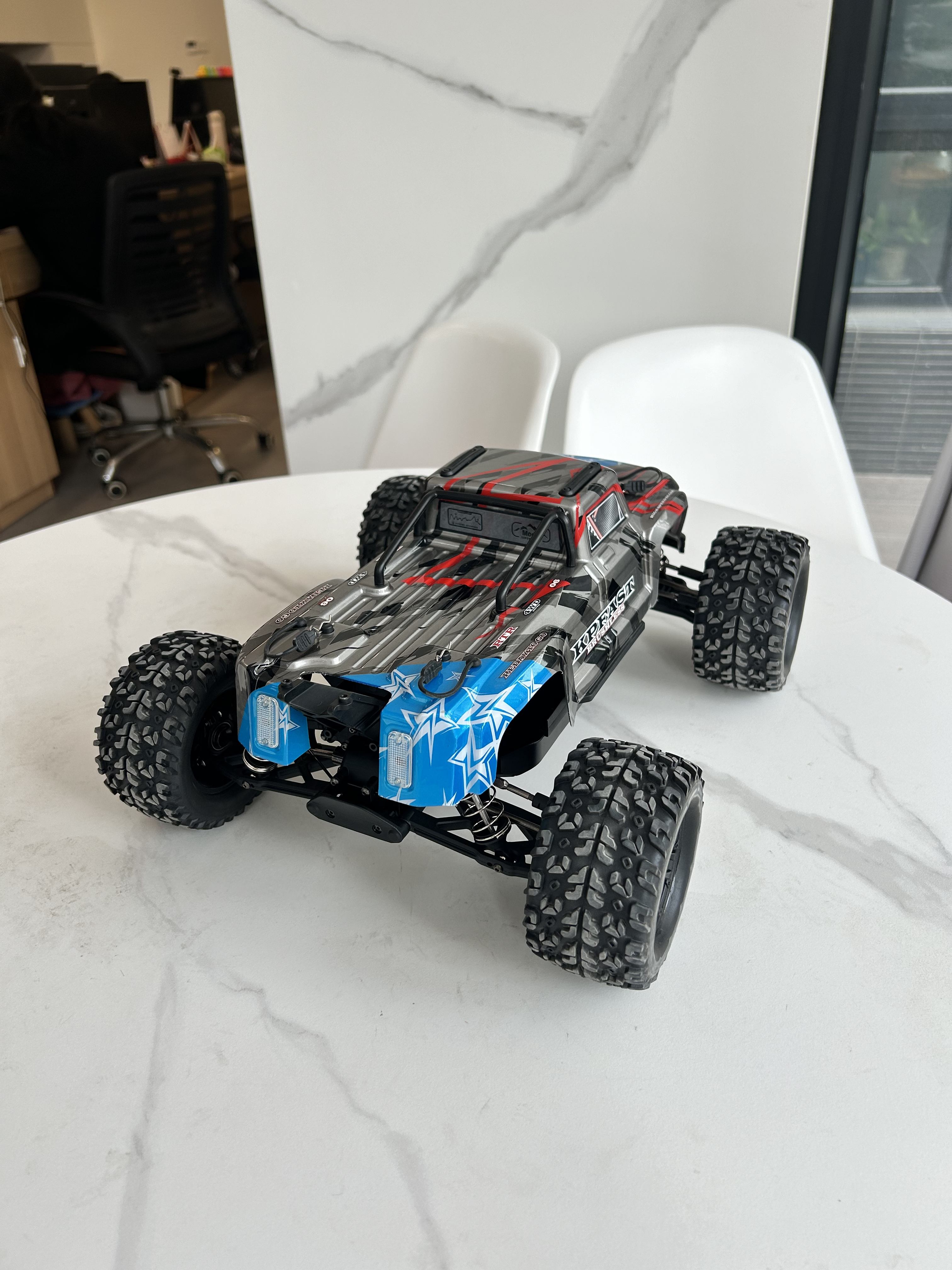 บลู+แกรี่