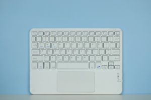复古打字机机械无线键盘和可折叠显示带触控板的现代无线键盘 - Product Image 5