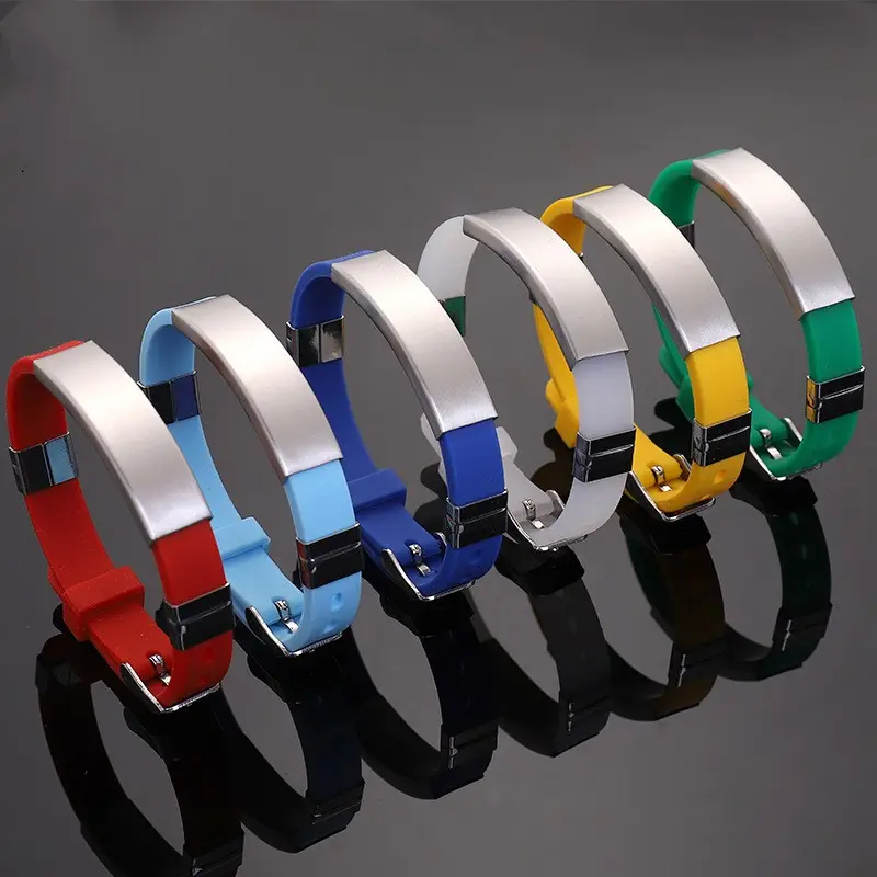 Vendita calda nuovo logo nome incidere braccialetto regalo braccialetto Multi colori morbido Silicone bracciale in acciaio inossidabile per coppia all'ingrosso