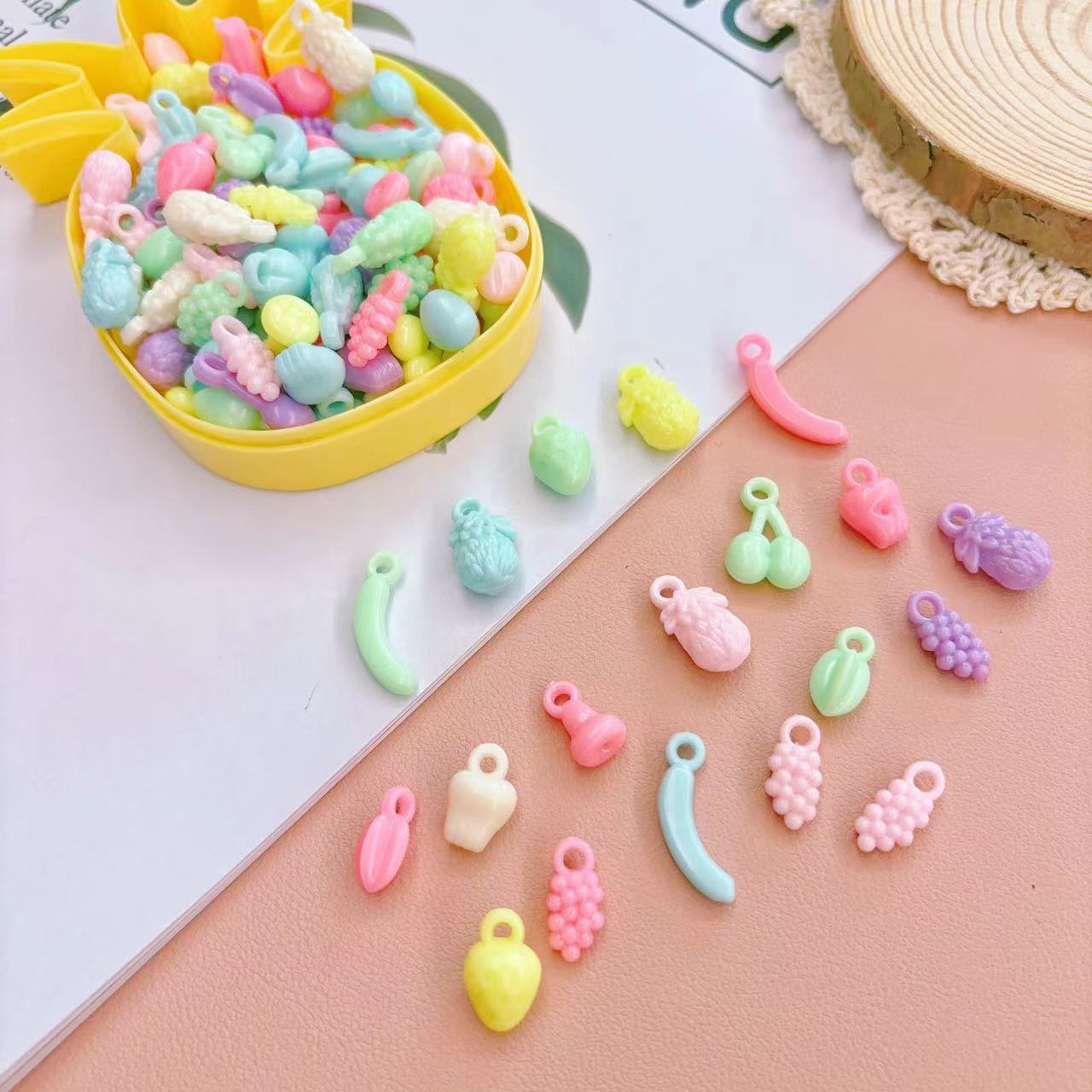 Coffret pendentif fruits mélangés 14 pièces-120 pièces