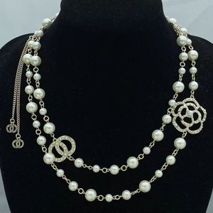 ファッショナブルなセーターチェーンヨーロッパとアメリカのレトロな気質CCレター
