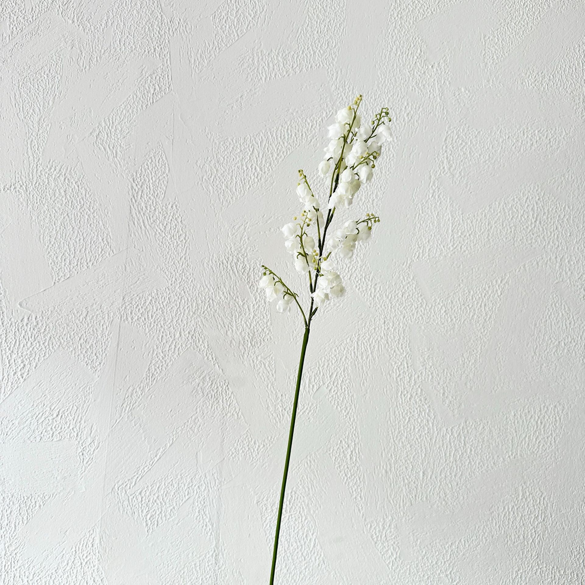White 1.5m lily of the valley