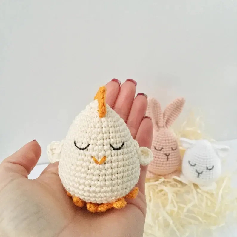 Commercio all'ingrosso fatto a mano del pollo del coniglietto dell'uovo di pasqua del cotone all'uncinetto di Amigurumi di pasqua