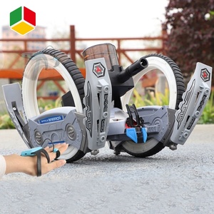 QS oyuncak 2.4G mücadele RC Drift kiti araba oyuncak 360 haddeleme rotasyon Light Up tekerlekler ayrılabilir yumuşak füze silah off Road araba - Product Image 3