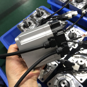 Yeni kutu içi elektrik ekipmanları 5 inç 10n.m denetleyici 3 eksen 400w Cnc Router makine ucuz Servo Motor sürücüsü Canopen ile - Product Image 5