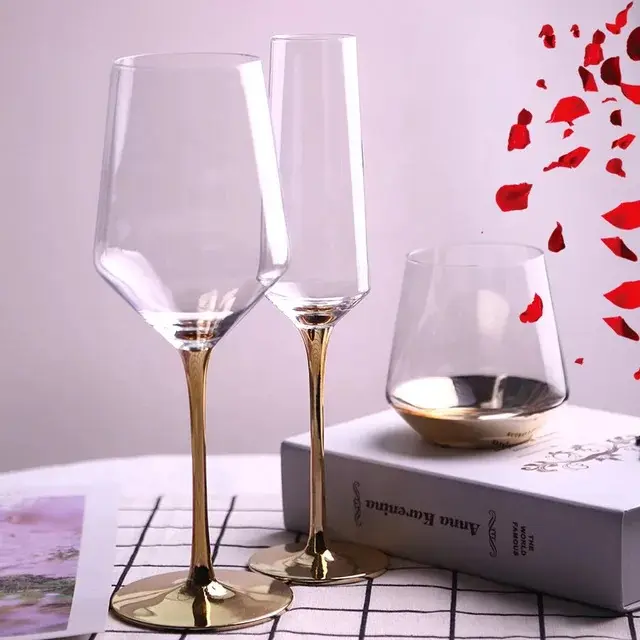 Atacado personalizado luxo claro barato cálice acrílico ouro cristal champanhe flauta branco vinho vermelho copo de vidro definido para casamento