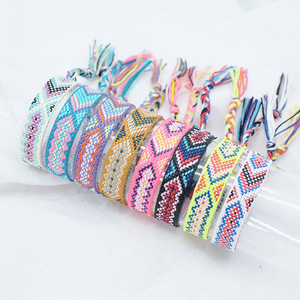 สายรัดข้อมือสไตล์โบฮีเมียนสายถักสีสันสดใสงานปักโลโก้ได้ตามต้องการ - Product Image 1
