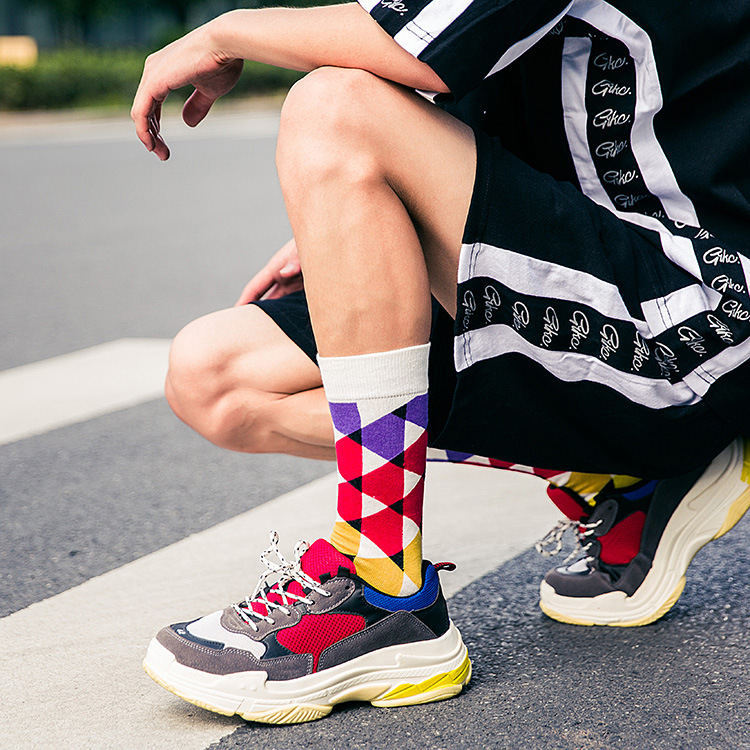 Fashion Trend Non Slip Calf Socks Street Hip Hop Skateboard Cartoon Casual Mid Calf Socks Men Crew Sports Socks