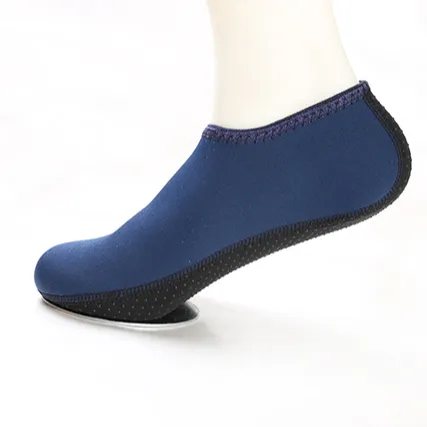 China Manufacture Water Sports Swimming Sea Shoes Platform 2mm Aqua Seaskin Sand Anti-Scald Diving Surfing Beach Neoprene Socks