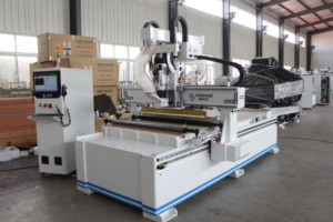2025 Hot Sale 1325 4*8ft <strong>5</strong>*10ft <strong>CNC</strong> <strong>Router</strong> Machine Syntec <strong>Control</strong> System for Wood Carving Featuring Motor Gear Engine Core - Product Image 3