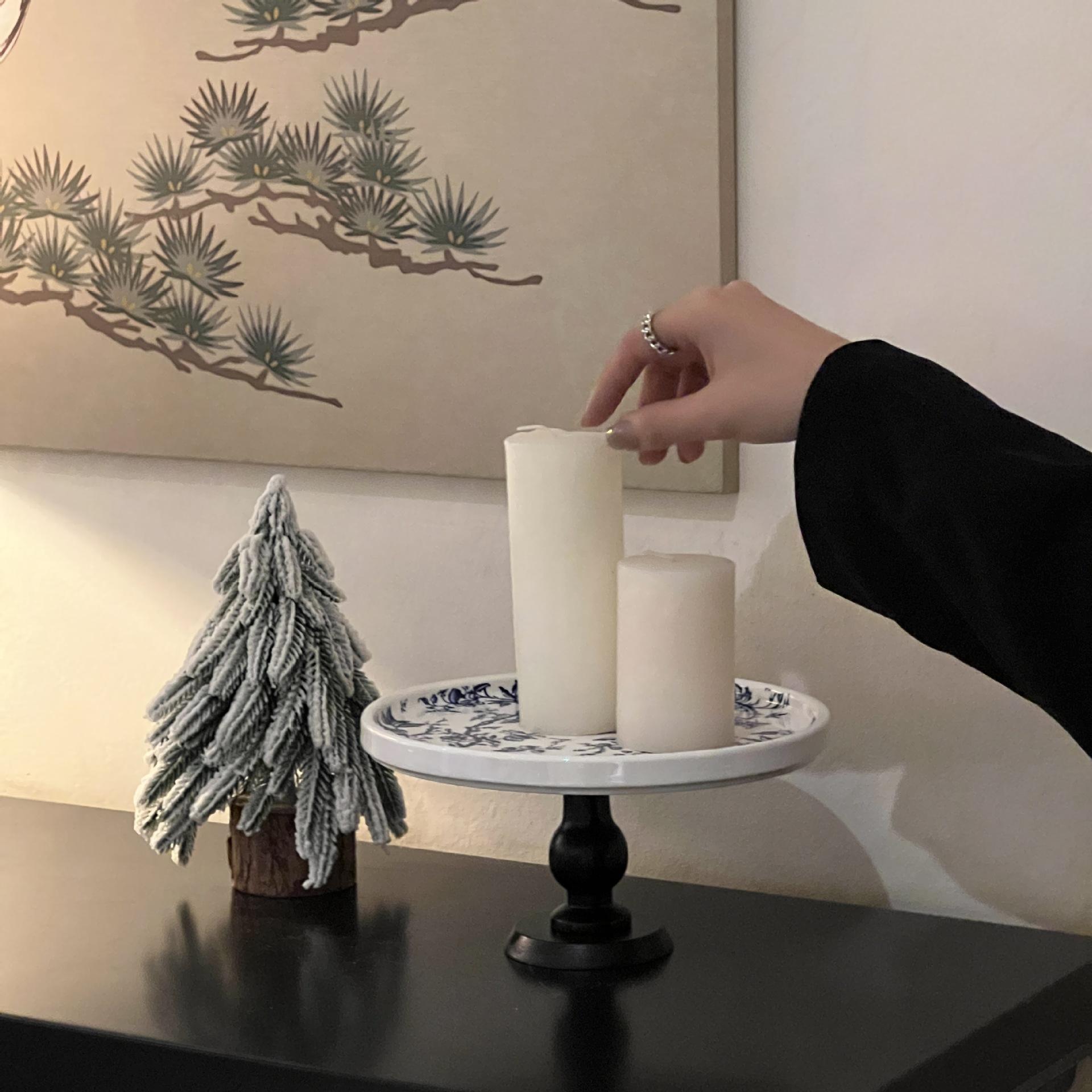 High legs made of blue and black wood