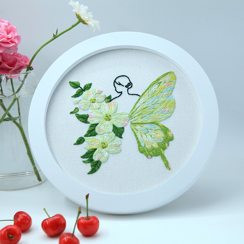 Peinture suspendue fille papillon - muge