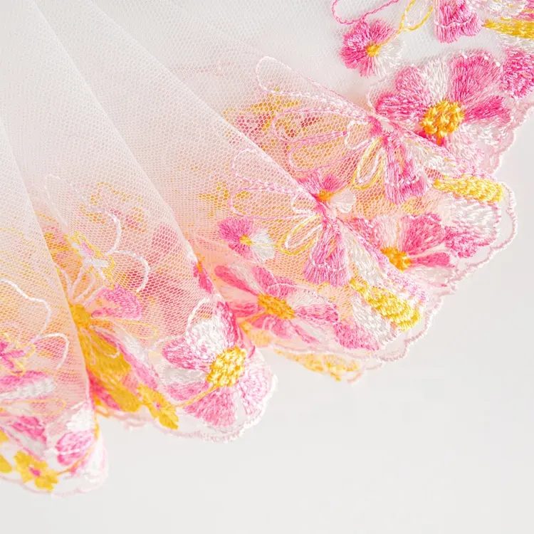 絶妙なイエローゴールドメッシュフローラルレーストリムアップリケ葉パターンチュールフラワーレーストリム結婚式のブライダルドレス