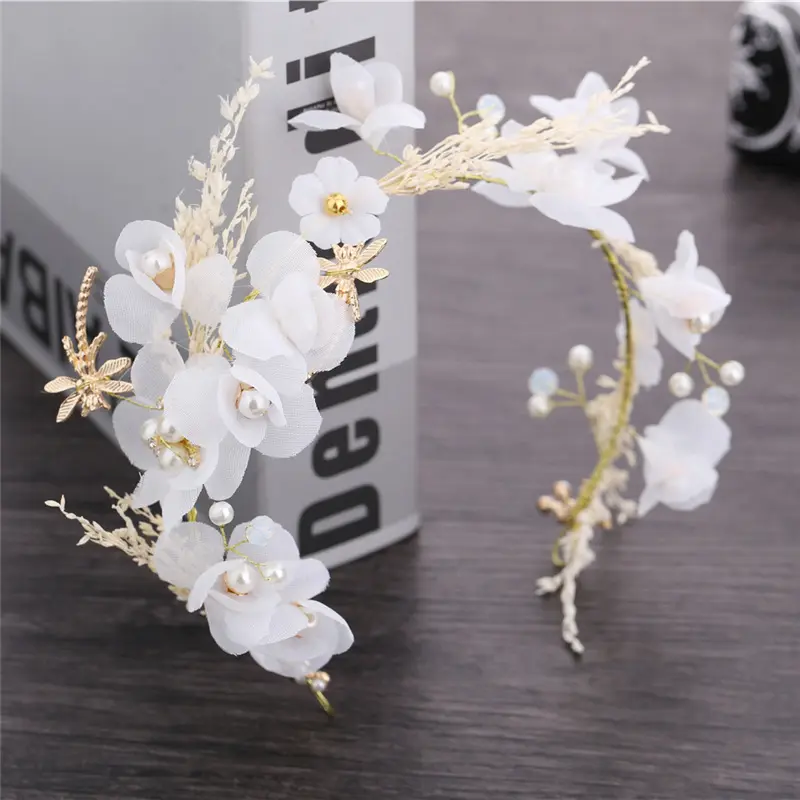 Gioielli per capelli alla moda per le donne ragazza White Hay Flower Crown Wedding Bridal Artificial Flower Headband Tiara Hair Floral Hair band