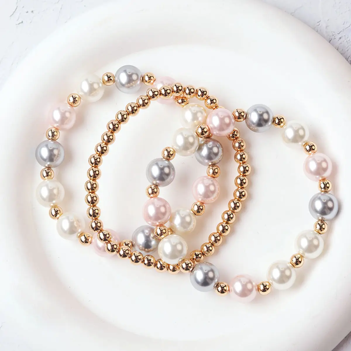 Traje de verano con cuentas de perlas de agua dulce de moda con estilo playero Conjunto de collar de pulsera de perlas barrocas